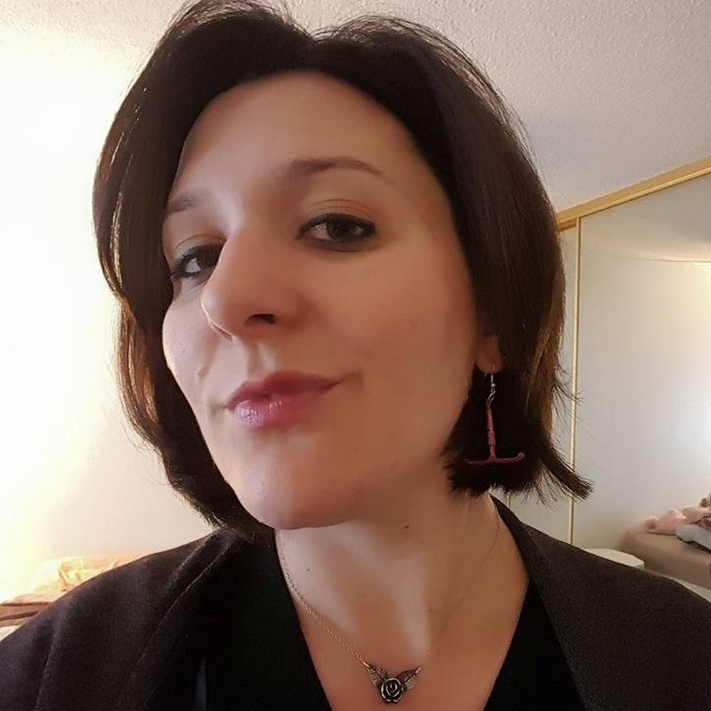 Meet your Posher, Caitlin